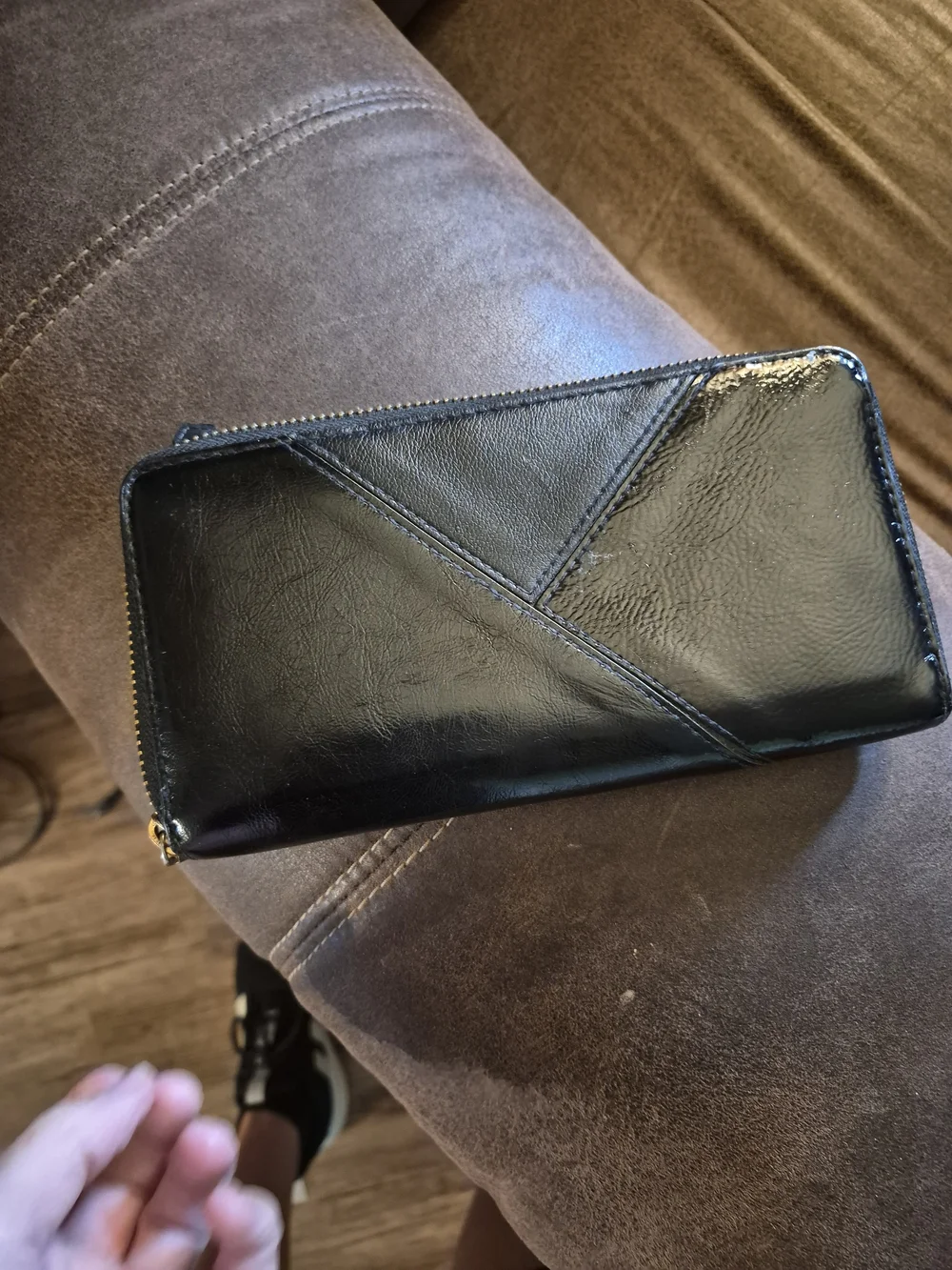 Victoria's Secret Black Stud Mix Credit Card Zip Around Wallet. - Picture 2 of 4